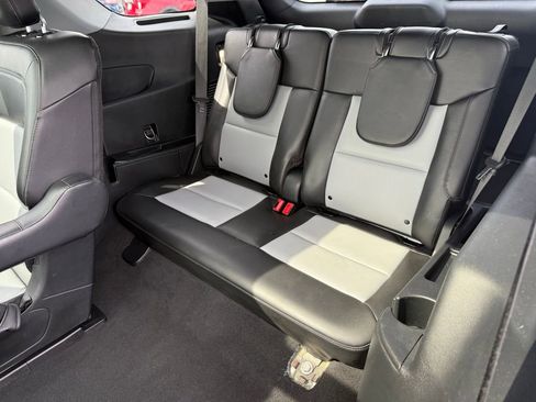 Certified 2022 Ford Explorer XLT w/ Equipment Group 202A image 27