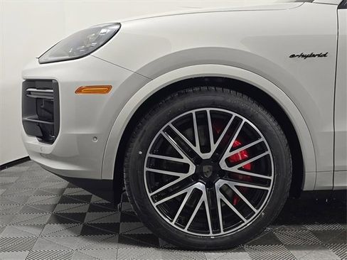 New 2026 Porsche Cayenne Turbo image 11