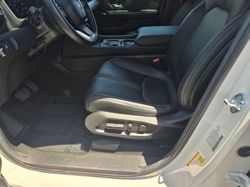 Certified 2025 Honda Pilot Touring image 21