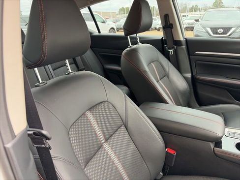 Certified 2025 Nissan Altima 2.5 SR image 22