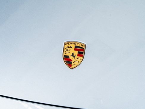 Used 2024 Porsche Taycan image 16