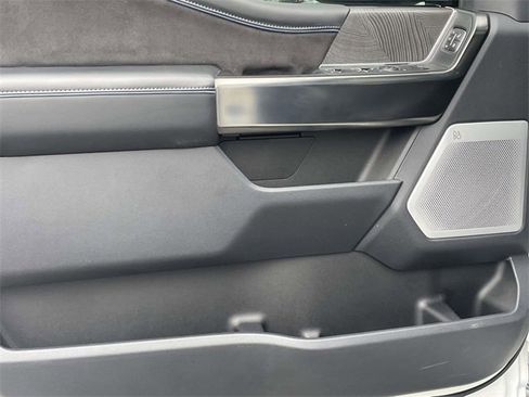 Certified 2025 Ford F350 Platinum w/ FX4 Off-Road Package image 14