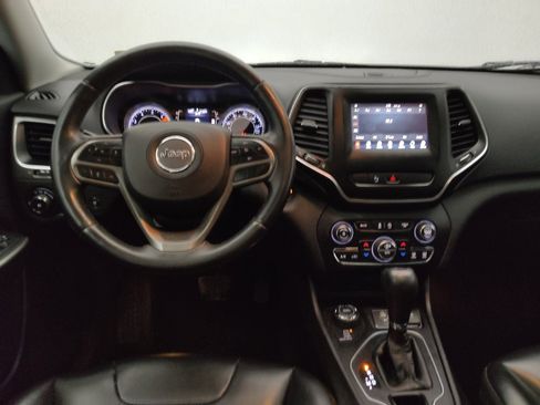 Used 2019 Jeep Cherokee Latitude Plus w/ Comfort/Convenience Group image 22