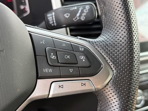 Used 2023 Volkswagen Atlas Cross Sport SEL R-Line AWD/4WD image 18