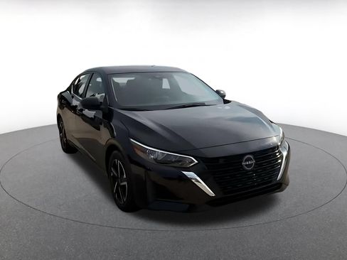 Used 2025 Nissan Sentra SV FWD image 3