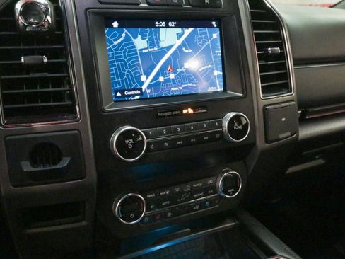 Used 2019 Ford Expedition XLT w/ Equipment Group 202A RWD image 19