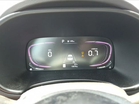 Used 2023 Kia Soul LX w/ Option Group 015 FWD image 11