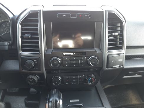 Used 2018 Ford F150 XLT w/ Equipment Group 302A Luxury RWD image 13