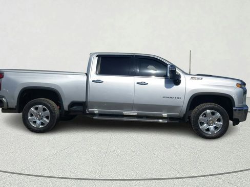 Used 2021 Chevrolet Silverado 2500 LTZ w/ Z71 Off-Road Package AWD/4WD image 7