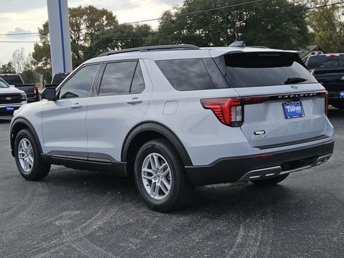 New 2026 Ford Explorer Active w/ Active Comfort Package image 7