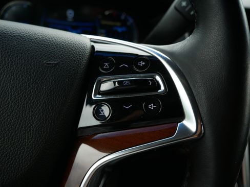 Used 2020 Cadillac Escalade Premium Luxury w/ Escalade Sport Edition AWD/4WD image 30
