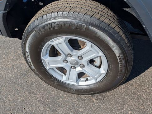 Used 2023 Jeep Wrangler Sport S image 18