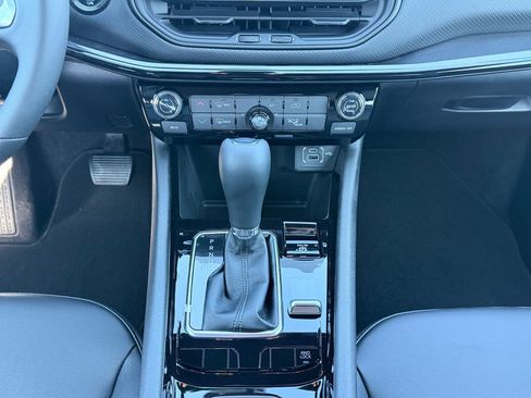 New 2026 Jeep Compass Latitude image 16