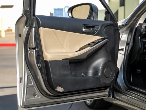 Used 2019 Lexus IS 350 image 43