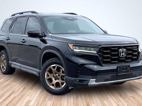 Used 2024 Honda Pilot TrailSport image 9
