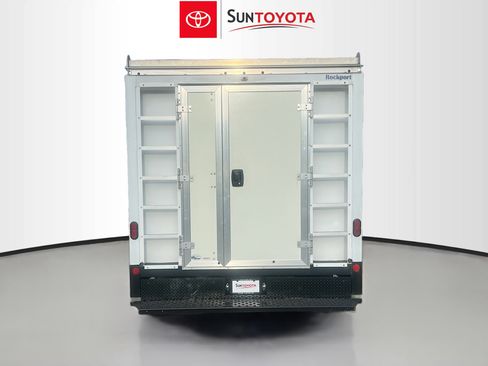 Used 2022 Chevrolet Express 3500 w/ Power Convenience Package image 5