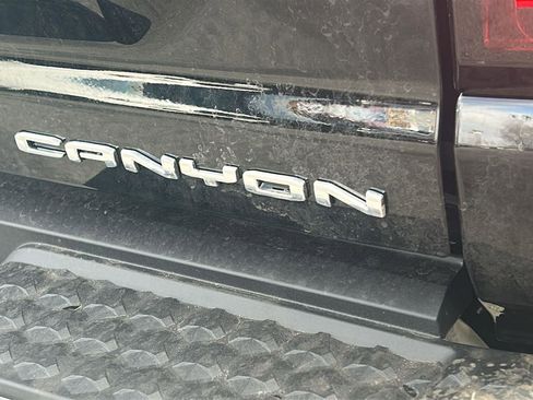 New 2026 GMC Canyon Denali image 7