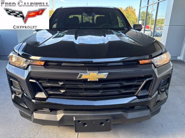 Used 2024 Chevrolet Colorado LT w/ LT Convenience Package II AWD/4WD image 2