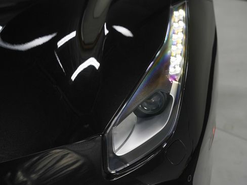Used 2017 Ferrari 488 GTB RWD image 14