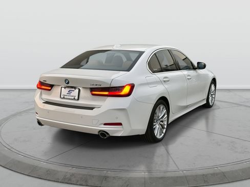 Used 2024 BMW 330i xDrive Sedan w/ Premium Package AWD/4WD image 6