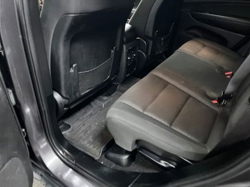 Used 2019 Jeep Grand Cherokee Laredo image 19