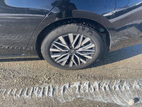 Used 2025 Nissan Altima 2.5 SV image 30