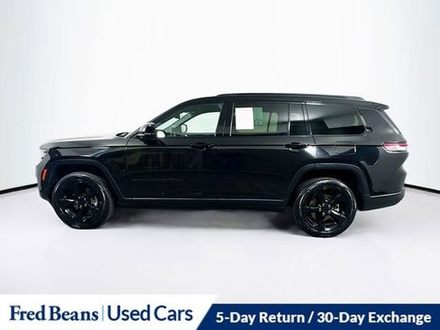 Used 2025 Jeep Grand Cherokee L Limited w/ Black Appearance Package image 4