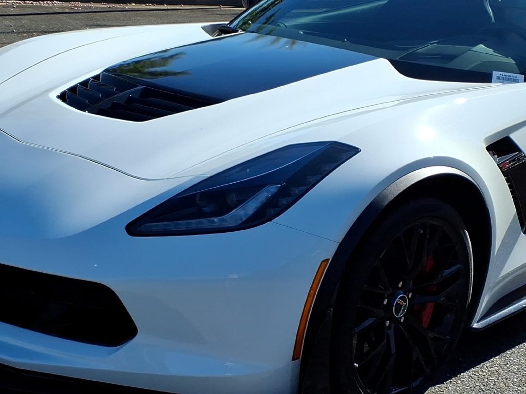 Used 2015 Chevrolet Corvette Z06 w/ 3LZ Preferred Equipment Group RWD image 26