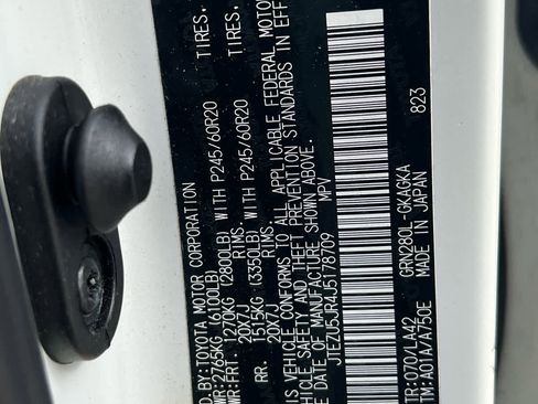 Used 2018 Toyota 4Runner Limited image 12