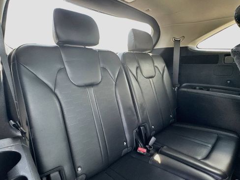 Certified 2024 Kia Sorento S w/ Panoramic Sunroof Package AWD/4WD image 28