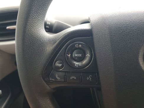 Used 2022 Toyota Prius LE FWD image 19