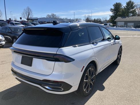 Used 2024 Lincoln Nautilus Reserve w/ Equipment Group 203A image 6