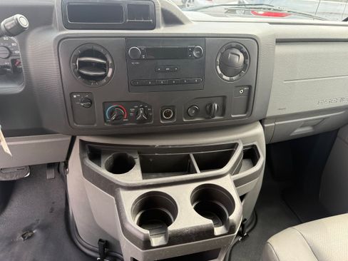 Used 2012 Ford E-250 and Econoline 250 w/ Commercial Cargo Van Pkg RWD image 18