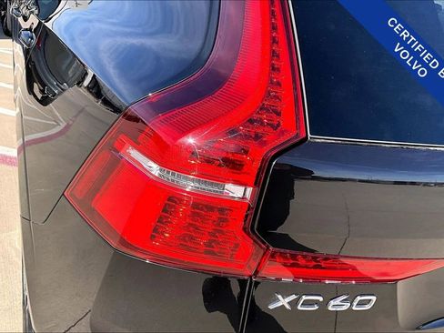 Certified 2025 Volvo XC60 B5 Plus image 40