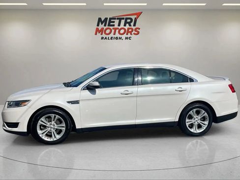 Used 2015 Ford Taurus SEL w/ Equipment Group 201A image 8