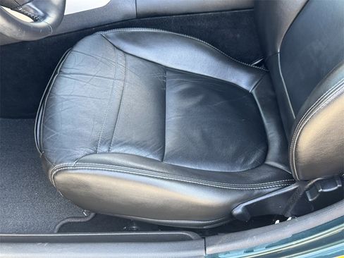 Used 2008 Saturn Sky w/ Weekend Getaway Package image 18