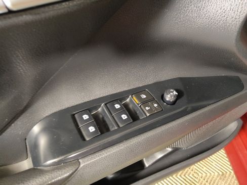 Used 2019 Toyota Camry LE FWD image 27