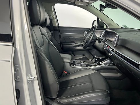 Used 2024 Kia Sorento SX image 31