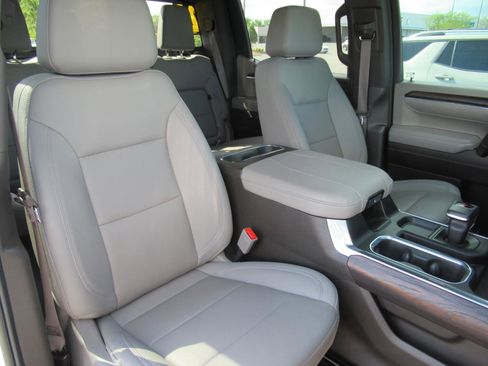 Used 2024 GMC Sierra 1500 SLT w/ SLT Premium Plus Package AWD/4WD image 9