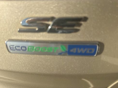 Used 2018 Ford Escape SE w/ SE Sync 3 Package image 11