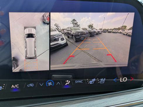 New 2025 Chevrolet Suburban Premier image 12