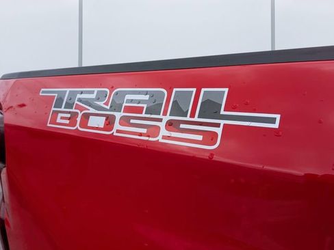Used 2021 Chevrolet Silverado 1500 LT Trail Boss AWD/4WD image 13