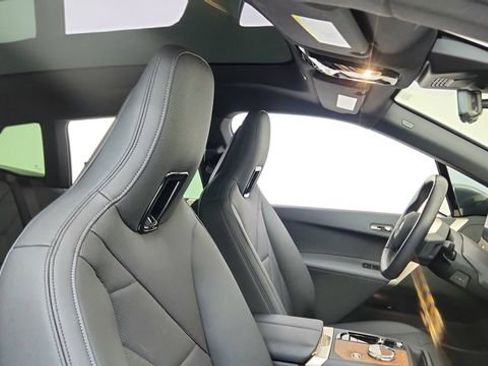 Used 2024 BMW iX xDrive50 w/ Premium Package image 22