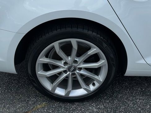 Used 2019 Audi A4 2.0T Premium Plus w/ Premium Plus Package FWD image 10