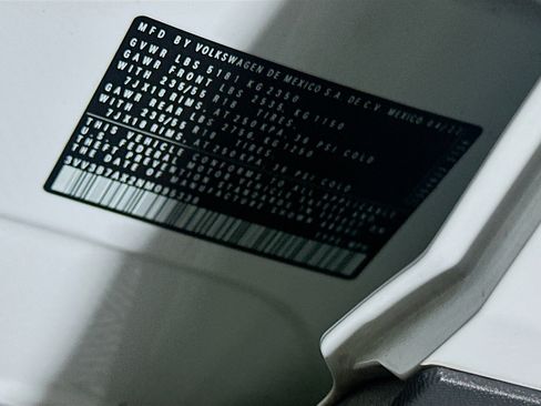 Used 2022 Volkswagen Tiguan SE image 12