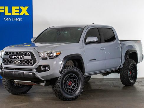 Used 2021 Toyota Tacoma TRD Off-Road w/ Technology Package AWD/4WD image 1