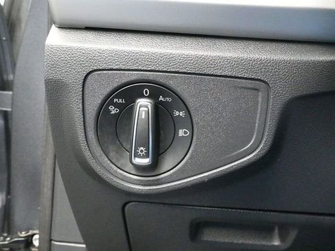 Used 2023 Volkswagen Atlas SE image 13