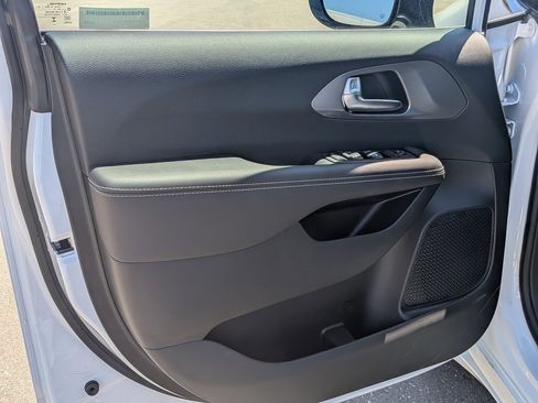 New 2026 Chrysler Voyager LX image 10