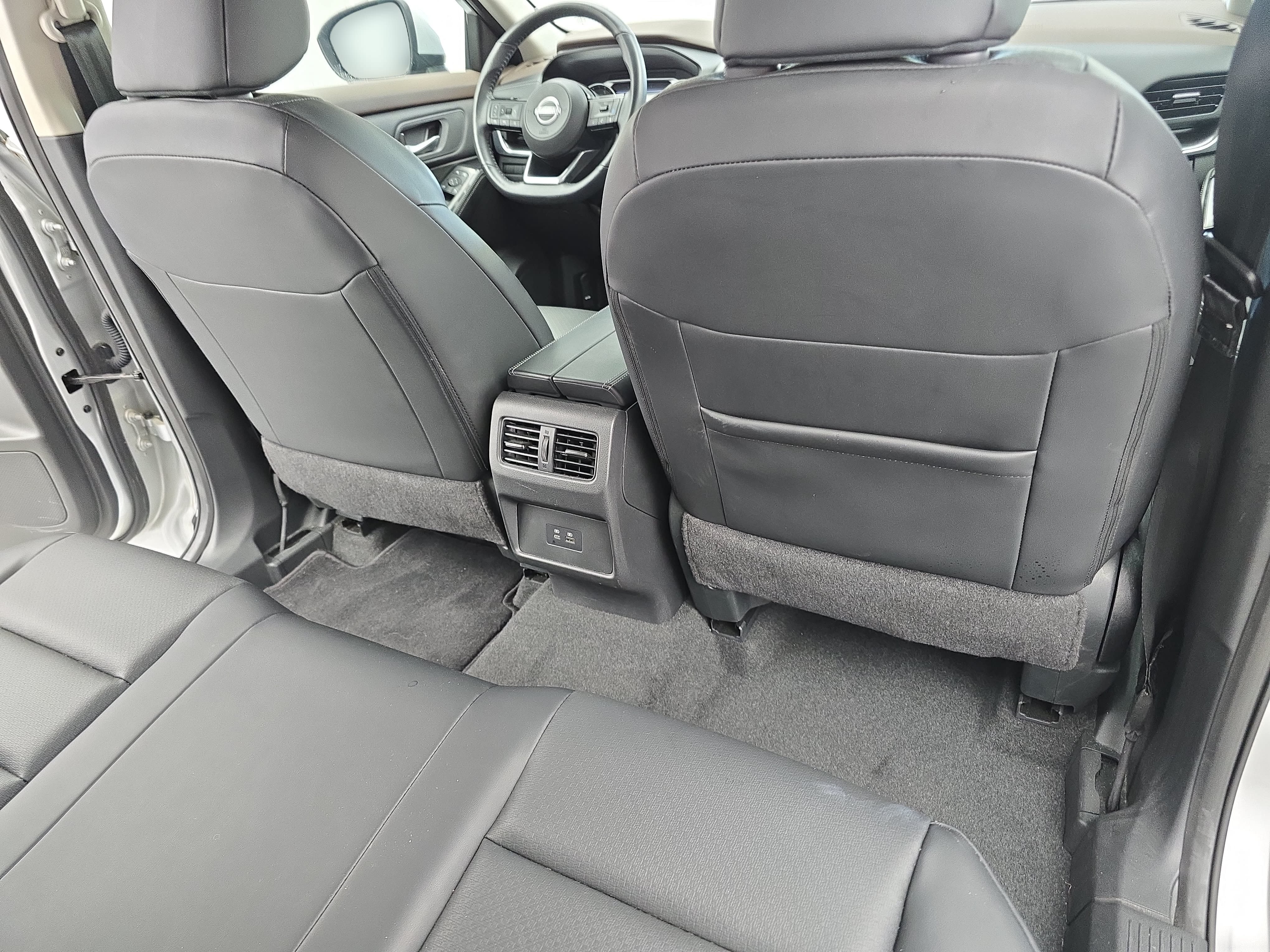 Certified 2023 Nissan Rogue SV w/ SV Premium B Package FWD image 11