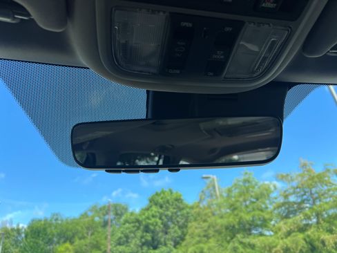 Used 2019 Honda Pilot Touring image 25